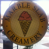 2/16/2012 tarihinde Paige P.ziyaretçi tarafından Marble Slab Creamery'de çekilen fotoğraf