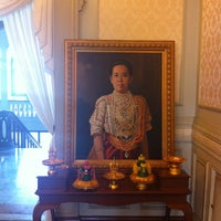 Photo taken at พระที่นั่งพิมานจักรี by Risaka R. on 3/18/2012