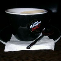 3/20/2012 tarihinde Dusan F.ziyaretçi tarafından Atmosfera caffe'de çekilen fotoğraf