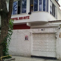 Photo taken at Hostel Rio Ritz by Newton G. on 7/23/2012