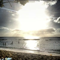 Das Foto wurde bei Paradise Cove Luau von Denny N. am 2/23/2012 aufgenommen