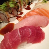 6/29/2012 tarihinde Duke O.ziyaretçi tarafından Bluefin Fusion Japanese Restaurant'de çekilen fotoğraf
