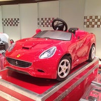 Снимок сделан в Ferrari Maserati Showroom and Dealership пользователем Alexey S. 4/16/2012