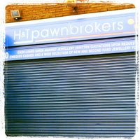 Foto tirada no(a) H and T Pawnbrokers por Kathy M. em 4/29/2012