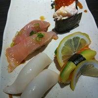 Foto tomada en Jun Japanese Restaurant  por Mae M. el 6/2/2012