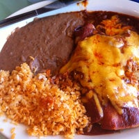 Das Foto wurde bei Esperanza&#39;s Restaurant &amp; Bakery von Jose F. am 5/20/2012 aufgenommen