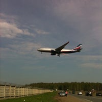 Photo taken at RWY25R ВПР by Mr. T. on 5/7/2012