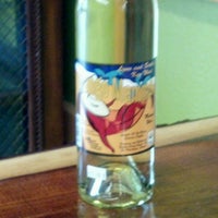 7/14/2012にEric M.がParadise Tropical Winesで撮った写真