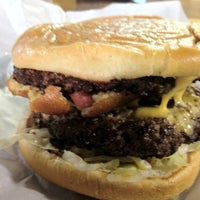 3/3/2012 tarihinde Randell A.ziyaretçi tarafından Billy Bob&amp;#39;s Burgers'de çekilen fotoğraf