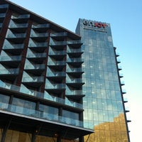 รูปภาพถ่ายที่ Hotel Enjoy โดย Jaime S. เมื่อ 7/8/2012