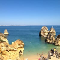 Foto tirada no(a) Praia do Camilo por Nancy T. em 8/16/2012