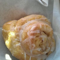 Photo prise au Duffey&amp;#39;s Kolache Bakery par Mike W. le2/26/2012