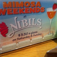 รูปภาพถ่ายที่ Nibils โดย Mike M. เมื่อ 8/8/2012