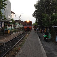 Photo taken at ป้ายหยุดรถไฟวัดไทร (Wat Sai) SRT5007 by mean p. on 3/19/2012