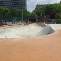 Photo taken at Espace Glisse de la Muette (skatepark) by Neyla on 6/7/2012