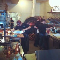 Foto tirada no(a) Pizzeria Da Lupo por Blake A. em 7/12/2012