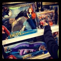 Photo taken at Toys&amp;quot;R&amp;quot;Us by Robyn P. on 6/1/2012