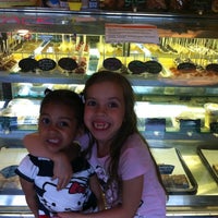 4/21/2012にTim T.がFlour Child Bakeryで撮った写真