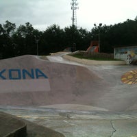 Foto tomada en Kona Skate Park  por Gary R. el 6/25/2012