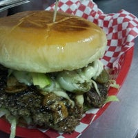 Снимок сделан в Porky&amp;#39;s Burgers &amp;amp; More пользователем Christine16 d. 2/5/2012