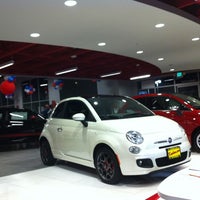 รูปภาพถ่ายที่ Rairdon&amp;#39;s FIAT of Kirkland โดย Janice L. เมื่อ 9/8/2012