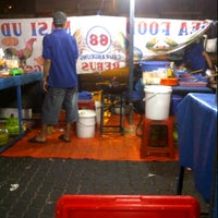 Photo taken at Seafood 68 Bandengan by Faisal S. on 8/20/2012