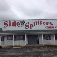 4/18/2012 tarihinde Dennis K.ziyaretçi tarafından Side Splitters Comedy Club'de çekilen fotoğraf