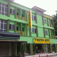 Foto tirada no(a) Sastria Hotel Sungai Petani por sastria h. em 5/23/2012
