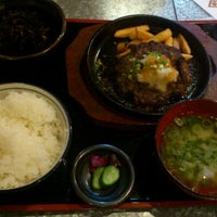 Photo taken at 芝浦食肉 山王パークタワー店 by Kenjiro O. on 2/21/2012
