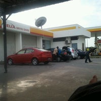 รูปภาพถ่ายที่ Shell Sri Serdang โดย Zex S. เมื่อ 4/8/2012
