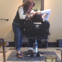 Photo taken at Eyebrows By Afaraa by Emily H. on 3/17/2012