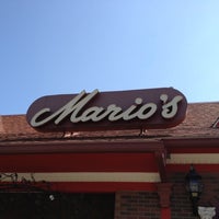 รูปภาพถ่ายที่ Mario&amp;#39;s โดย Scott W. เมื่อ 5/15/2012