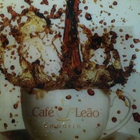 Foto tirada no(a) Café Leão Empório por Carla A. em 8/29/2012