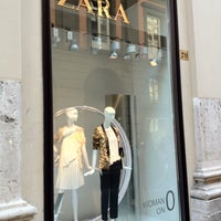 Zara - Clothing Store in Napoli