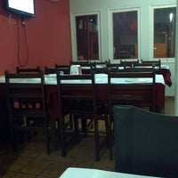 Foto tirada no(a) Restaurante Momiji por Carlos Gomes L. em 9/13/2012