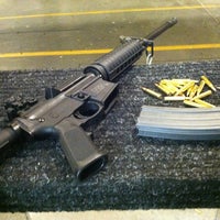 Foto tirada no(a) ATP Gun Shop &amp;amp; Range por Pedro E. em 6/8/2012