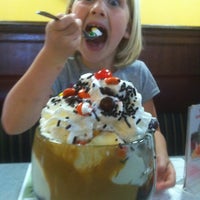 Photo taken at Friendly&amp;#39;s by Christopher C. on 5/9/2012