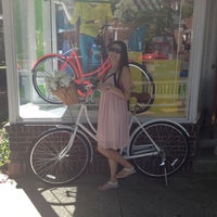 Photo prise au Rotations Bicycle Center par Boo boo isa le7/10/2012