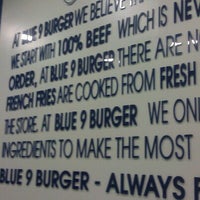 Foto diambil di Blue 9 Burger oleh Olessya K. pada 9/13/2012