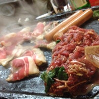 Снимок сделан в Hae Jang Chon Korean BBQ Restaurant пользователем Eric J. 2/26/2012
