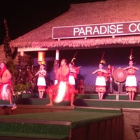 Foto tirada no(a) Paradise Cove Luau por Hillarie P. em 3/16/2012