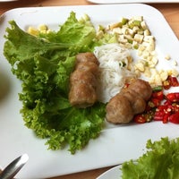 Photo taken at ทานตะวัน อาหารเวียดนาม Top&amp;#39;s โชคชัย 4 by Toppu T. on 4/26/2012