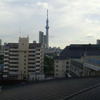 Photo taken at 汐入東小学校 by Takateru N. on 5/4/2012