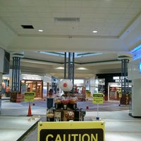 Снимок сделан в Turtle Creek Mall пользователем Zach R. 8/19/2012