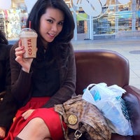 Photo taken at Costa Coffee by Pe Heo D. on 3/21/2012