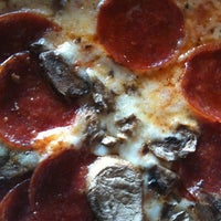 Foto scattata a Grey Block Pizza da Scott S. il 2/26/2012