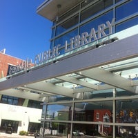 รูปภาพถ่ายที่ Ferndale Public Library โดย Margo เมื่อ 4/7/2012