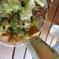 Photo taken at Giardino Gourmet Salads by Cirilo R. on 3/14/2012