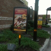 Photo taken at Zaxby&amp;#39;s Chicken Fingers &amp;amp; Buffalo Wings by Alford G. on 9/12/2012