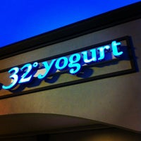 Foto tomada en 32° Yogurt Bar  por Frank G. el 7/4/2012